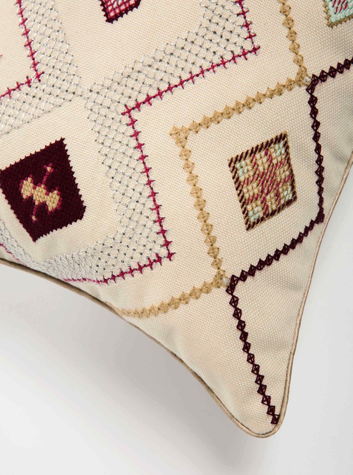 Close up detail of Ivory/ Silver Gouder cushion embroidery
