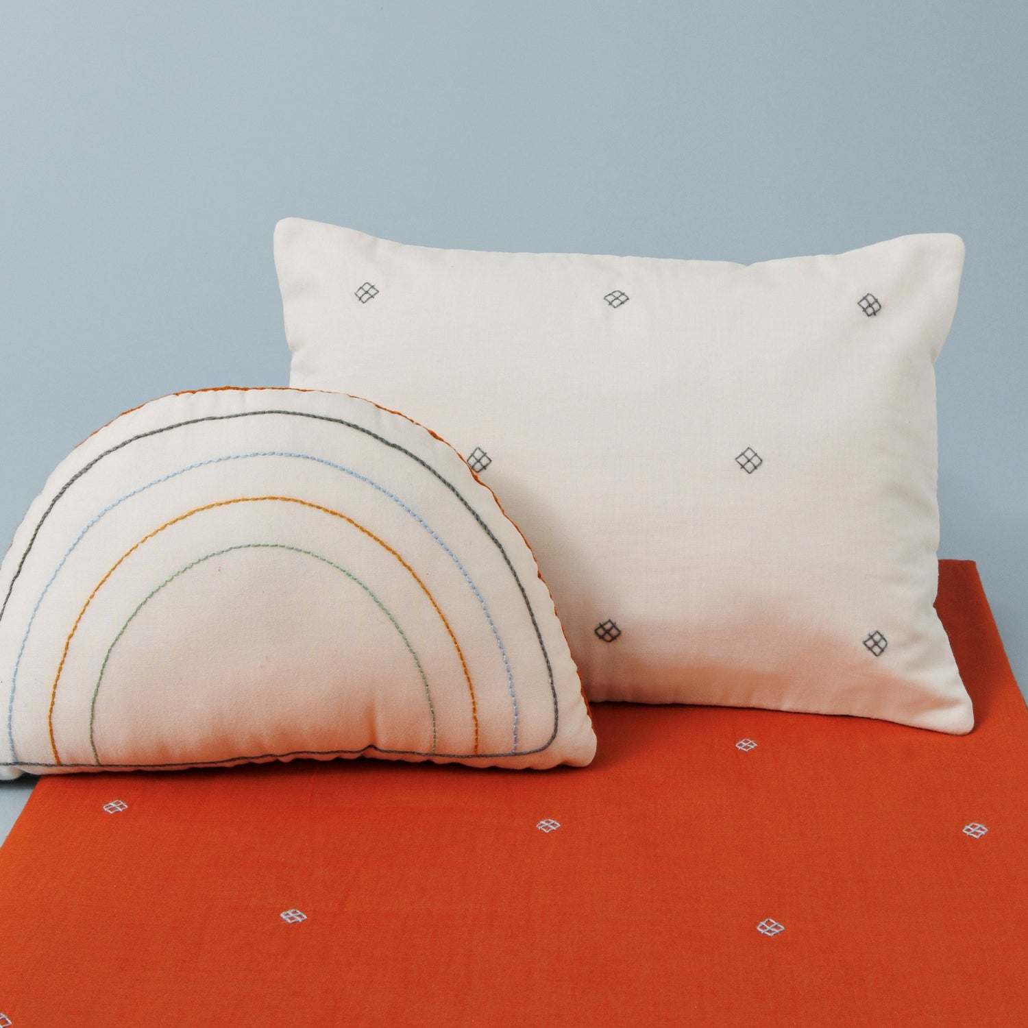 laneh-paprika-ivory-bandook-pillowcase-quilt-ivory-rainbow-cushion